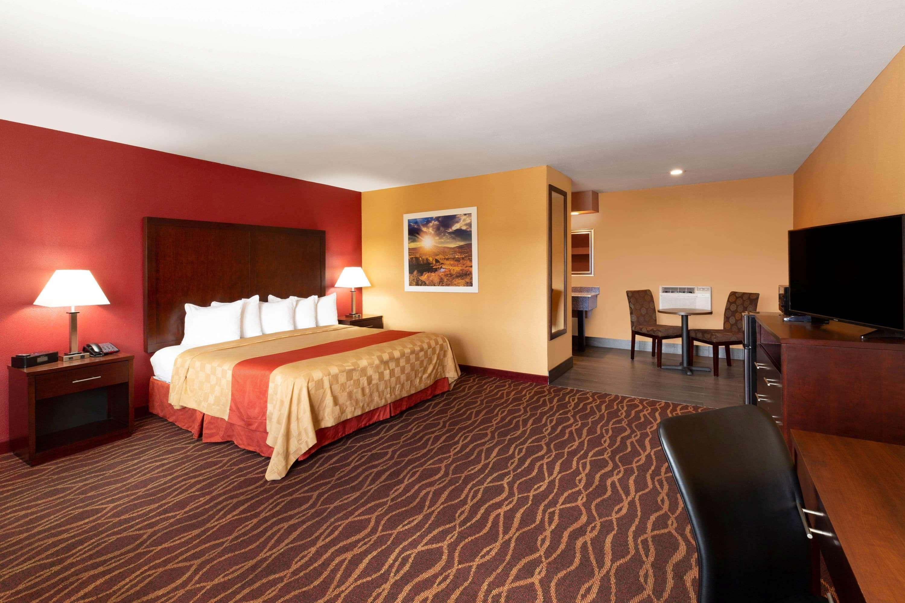 Rosewood Inn & Suites ローズバーグ エクステリア 写真