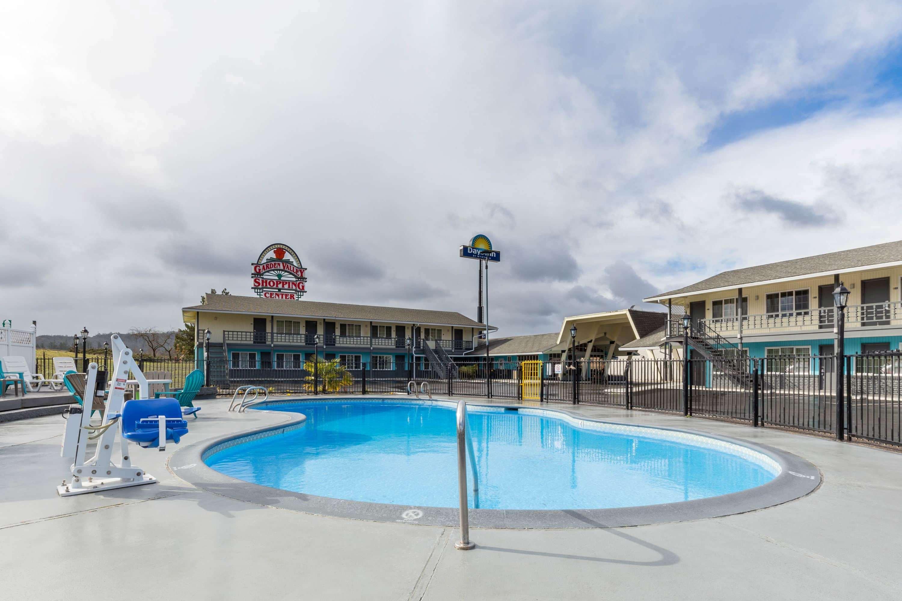 Rosewood Inn & Suites ローズバーグ エクステリア 写真